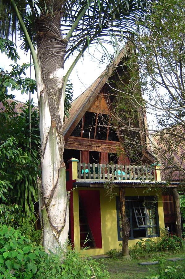 Liberta Homestay Тук-Тук Екстер'єр фото